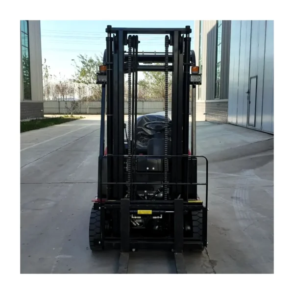 1 (4) Three wheeled electric forklift
