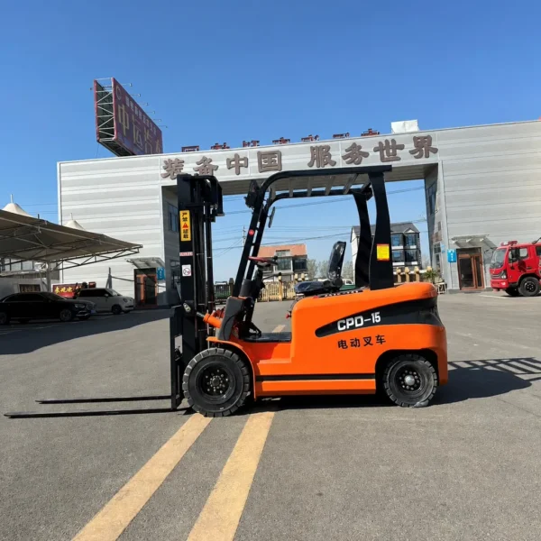 1 new 1.5 ton electric forklift