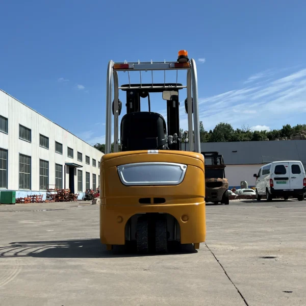 IMG_6300 three wheeled 1.6 ton electric forklift