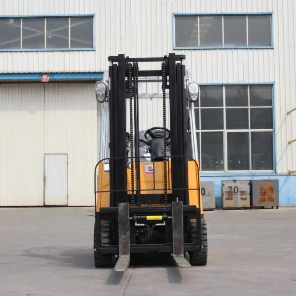 IMG_6513 three wheeled 2 ton electric forklift