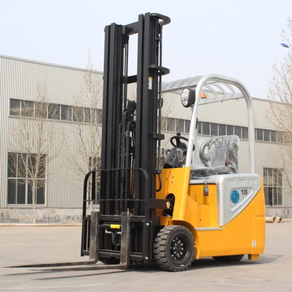 IMG_6543 three wheeled 1.8 ton electric forklift