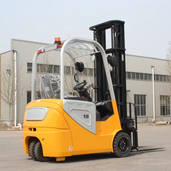 IMG_6549 three wheeled 1.8 ton electric forklift